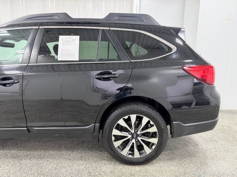 Used 2017 Subaru Outback 2.5i Limited AWD/4WD image 5