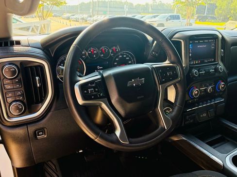 Used 2022 Chevrolet Silverado 1500 LT Trail Boss w/ Convenience Package II image 22