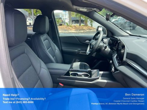 Used 2025 Chevrolet Equinox LT w/ Convenience Package II FWD image 23