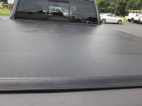 Used 2017 RAM 1500 Classic SLT RWD image 13