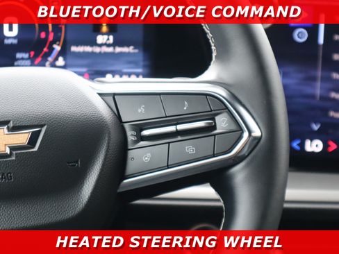 Used 2026 Chevrolet Traverse LT w/ Sun and Wheel Package FWD image 16