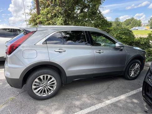 Used 2024 Cadillac XT4 Premium Luxury FWD image 7