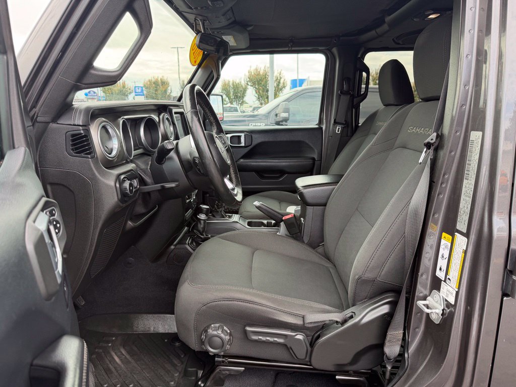 Used 2018 Jeep Wrangler Unlimited Sahara AWD/4WD image 13