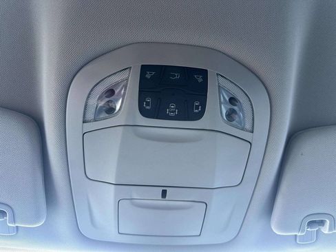 Used 2018 Chrysler Pacifica Touring-L Plus w/ Tire & Wheel Group FWD image 36