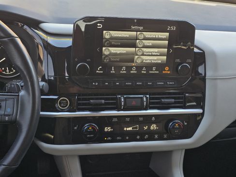 Used 2022 Nissan Pathfinder SL w/ SL Premium Package image 16