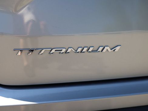 Used 2022 Ford Edge Titanium w/ Equipment Group 301A AWD/4WD image 33