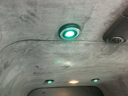 Used 2015 Mercedes-Benz Sprinter 2500 image 30