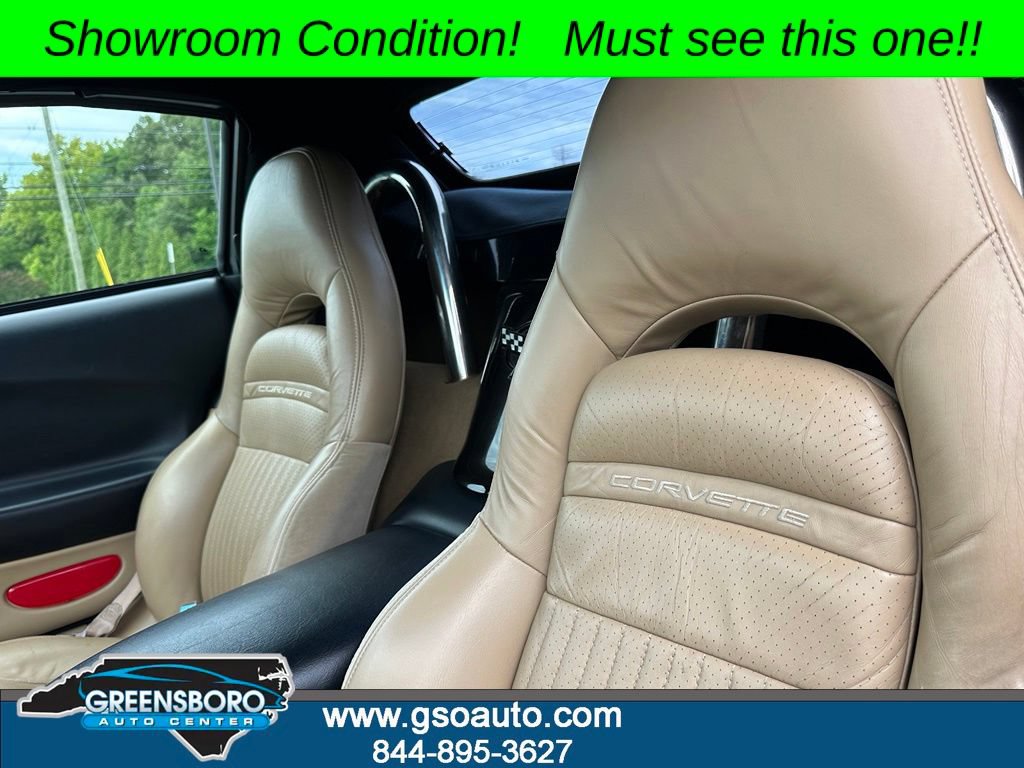 Used 2001 Chevrolet Corvette Convertible w/ Preferred Equipment Group1 RWD image 11