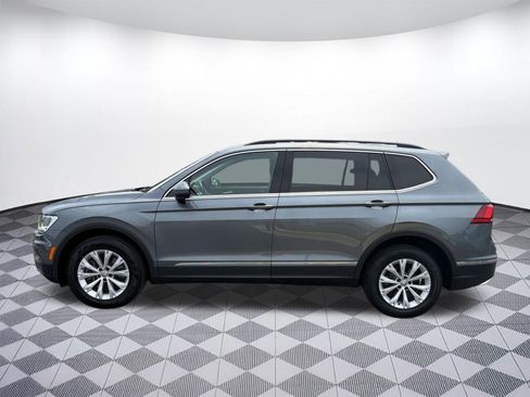 Used 2018 Volkswagen Tiguan SE w/ Panoramic Sunroof Package AWD/4WD image 2