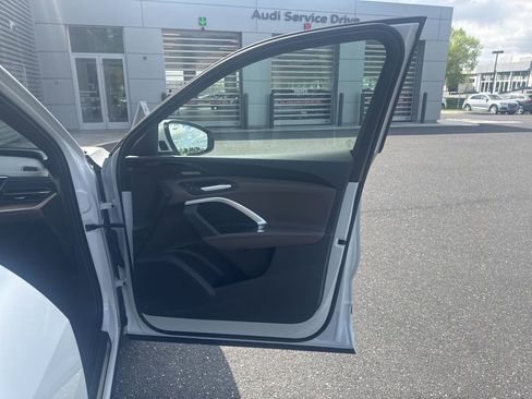 Certified 2025 Audi Q5 Premium w/ Premium Plus AWD/4WD image 8