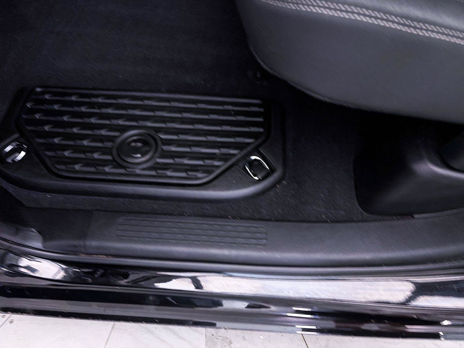 Used 2025 RAM 1500 Warlock AWD/4WD image 8