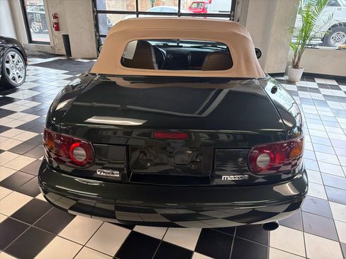 Used 1997 MAZDA MX-5 Miata M-Edition image 7