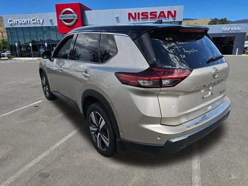 Used 2025 Nissan Rogue SL w/ SL Premium Package AWD/4WD image 9