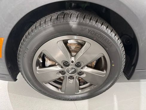 Used 2022 MINI Cooper 2-Door Hardtop FWD image 5
