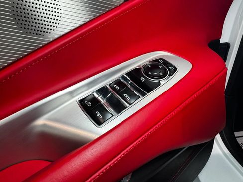 Used 2023 Chevrolet Corvette Stingray Premium Conv w/ Z51 Performance Package RWD image 18