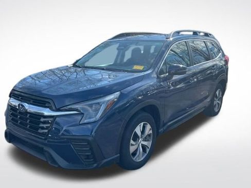 Used 2023 Subaru Ascent Premium w/ Convenience Package image 2