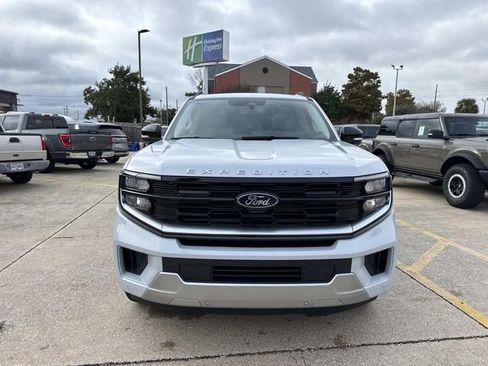 New 2025 Ford Expedition Platinum w/ Driver's Package image 2