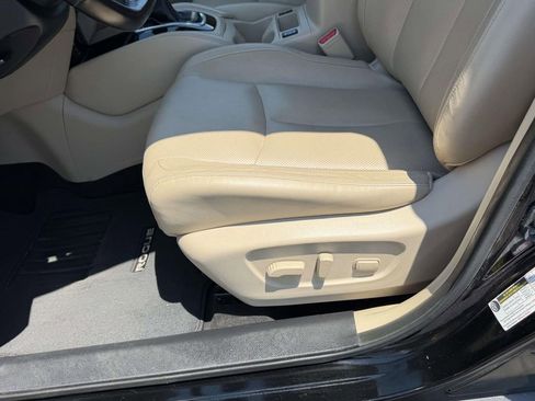 Used 2017 Nissan Rogue SL AWD/4WD image 17