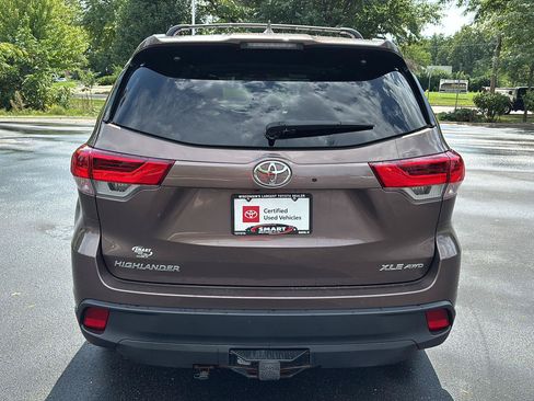 Used 2019 Toyota Highlander XLE AWD/4WD image 19
