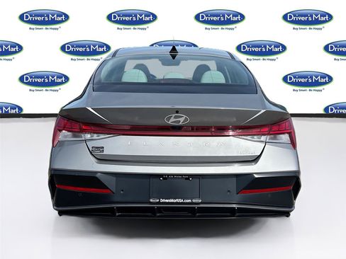Used 2024 Hyundai Elantra Limited FWD image 6