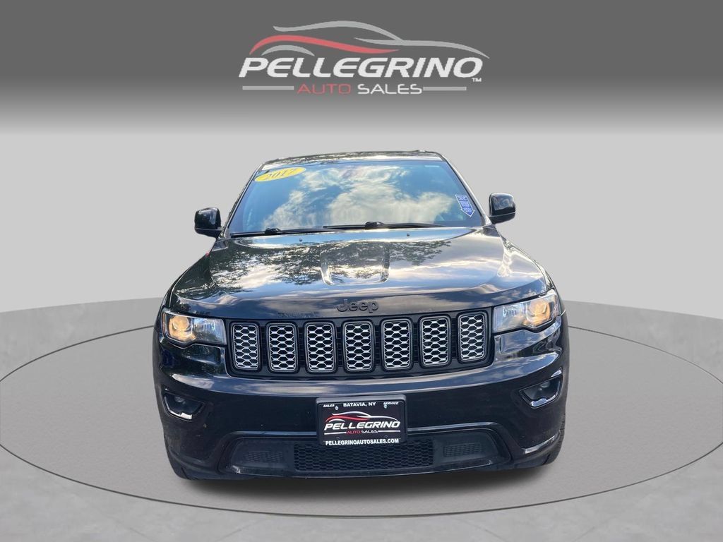 Used 2017 Jeep Grand Cherokee Altitude AWD/4WD image 10