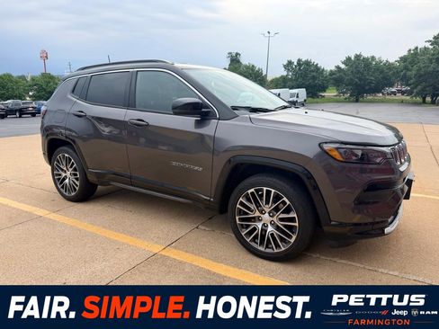 Used 2024 Jeep Compass Limited w/ Elite Group AWD/4WD image 1