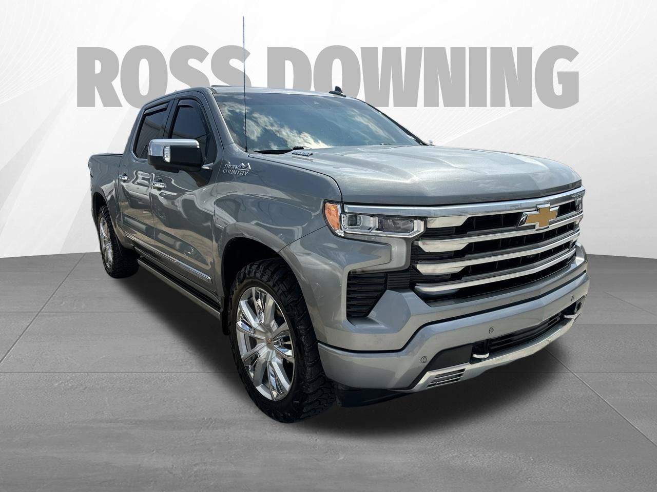 Used 2025 Chevrolet Silverado 1500 High Country AWD/4WD image 3