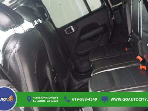Used 2019 Jeep Wrangler Unlimited Sahara w/ Quick Order Package 24M Moab AWD/4WD image 14