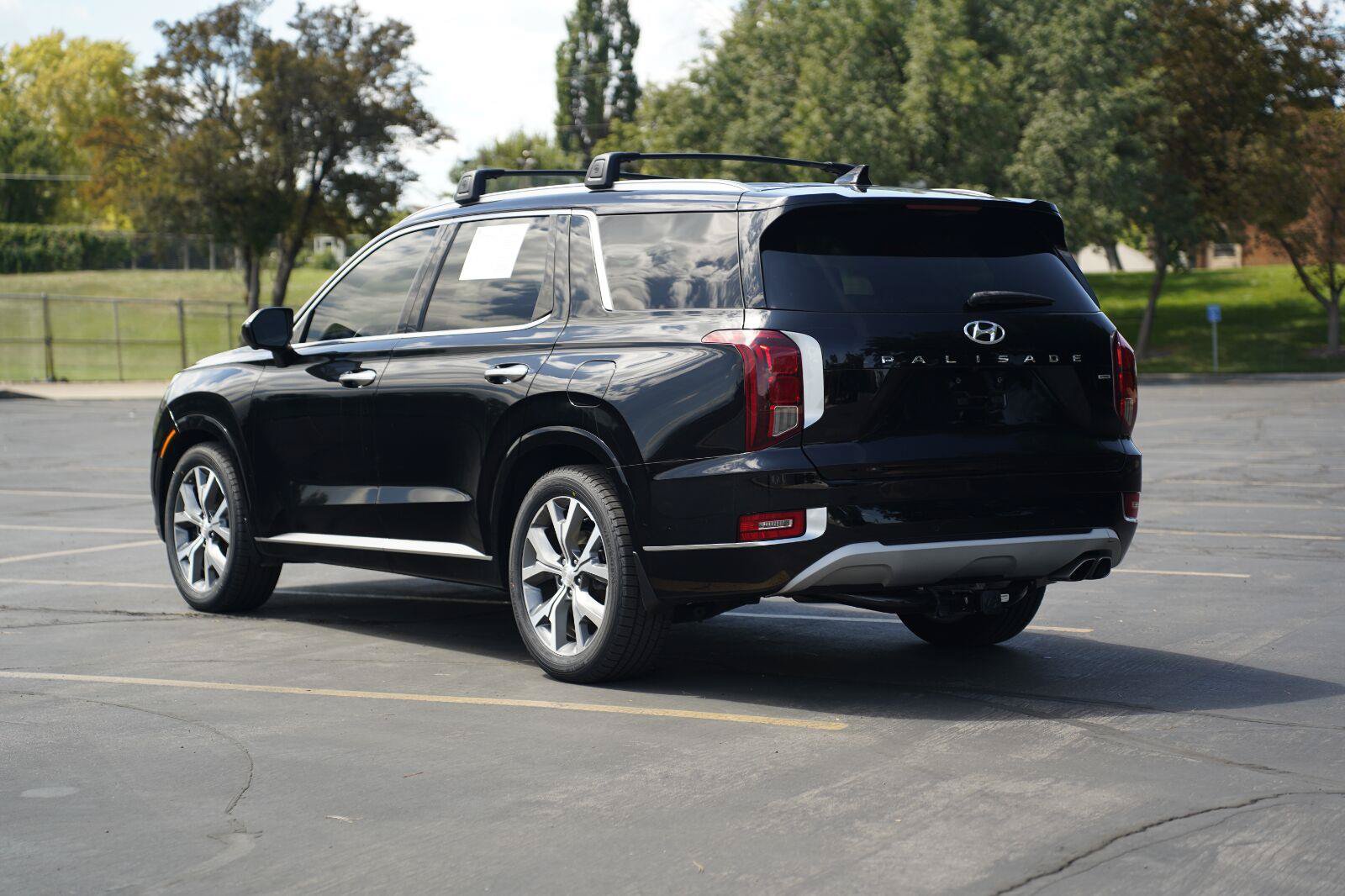 Used 2022 Hyundai Palisade Limited AWD/4WD image 3