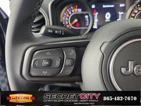 New 2025 Jeep Gladiator Mojave image 17