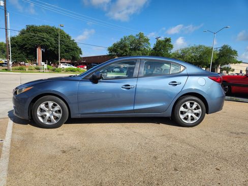 Used 2016 MAZDA MAZDA3 i Sport FWD image 2