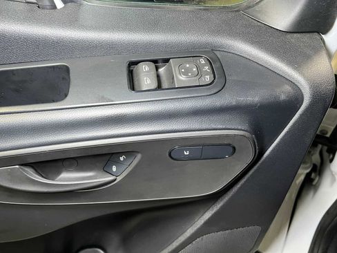 Used 2025 Mercedes-Benz Sprinter 2500 image 21