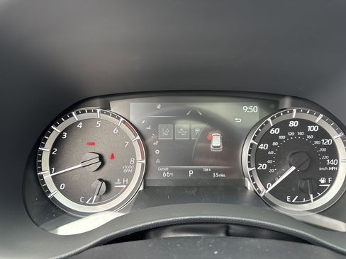 New 2026 Toyota Highlander XLE image 18