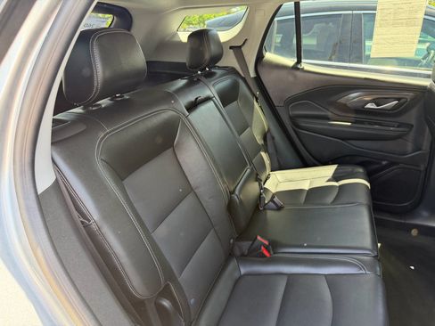 Used 2024 GMC Terrain SLT AWD/4WD image 29