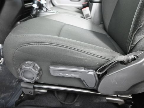 Used 2023 Jeep Wrangler Sport S image 20