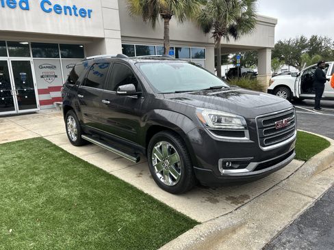 Used 2017 GMC Acadia Limited SLT image 3