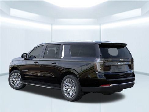 New 2026 Chevrolet Suburban LT image 4