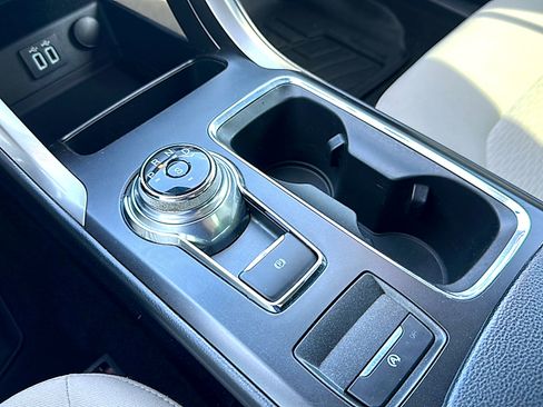 Used 2019 Ford Fusion SE w/ Equipment Group 151A image 34