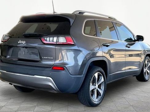 Used 2019 Jeep Cherokee Limited w/ Luxury Group FWD image 5