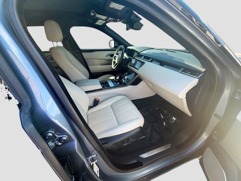 Used 2021 Land Rover Range Rover Velar R-Dynamic S image 32