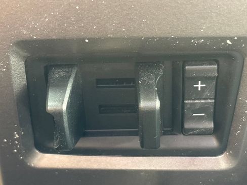 Used 2016 Ford F150 XLT w/ Equipment Group 301A Mid AWD/4WD image 9