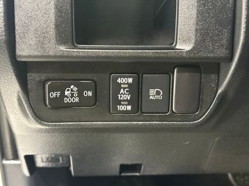 Used 2019 Toyota Tacoma TRD Off-Road w/ Technology Package image 31