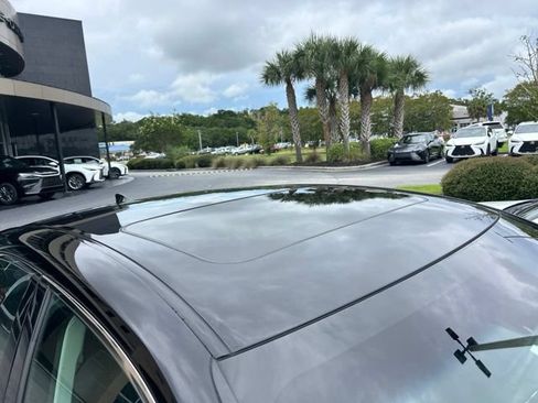 Used 2019 Lexus ES 300h Ultra Luxury w/ Accessory Package 2 FWD image 5