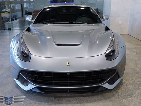 Used 2016 Ferrari F12 Berlinetta image 7