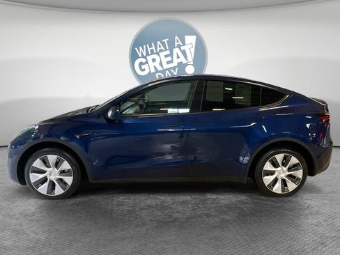 Used 2023 Tesla Model Y Long Range AWD/4WD image 7