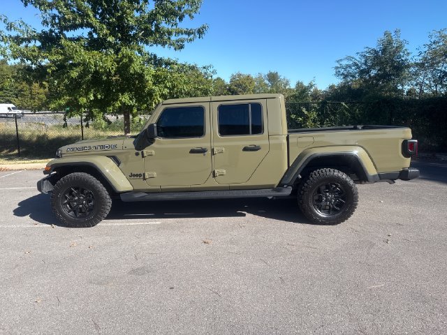 Used 2025 Jeep Gladiator Sport AWD/4WD image 1
