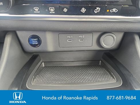 Used 2024 Nissan Rogue SV AWD/4WD image 23
