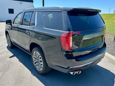 Used 2023 GMC Yukon Denali Ultimate AWD/4WD image 7