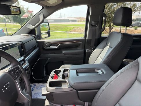 Used 2025 Chevrolet Silverado 2500 LT w/ Trail Boss Package AWD/4WD image 53
