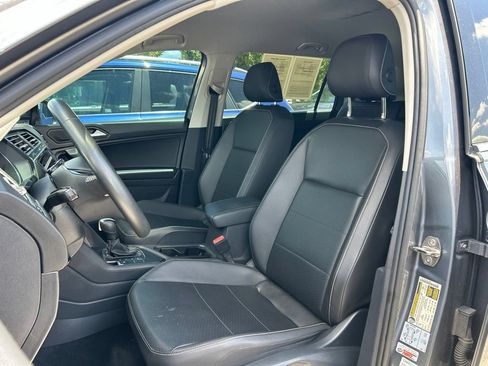 Used 2021 Volkswagen Tiguan SE FWD image 20
